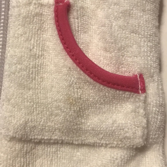 Seaside Wardrobe Items - Picture 3 of 4